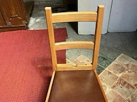 16 kleine kerkstoelen - afbeelding 4 van  4
