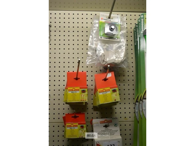 ±16 nylon koord bosmaaier en div - afbeelding 1 van  5