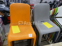 16 plastic stoelen - afbeelding 3 van  3