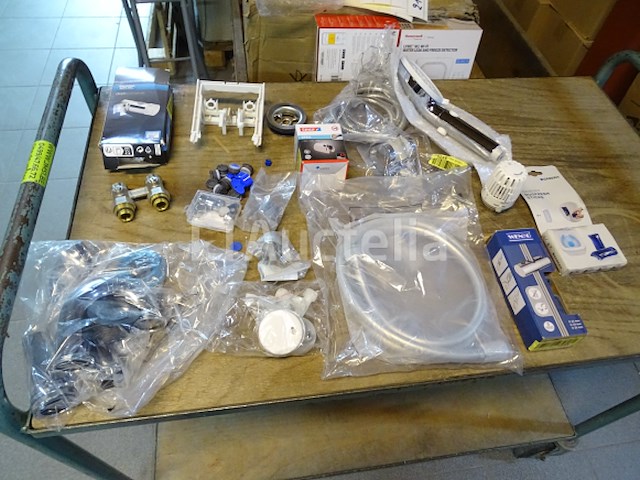 16 sets sanitair / verwarming artikelen (zie foto's) - afbeelding 1 van  18