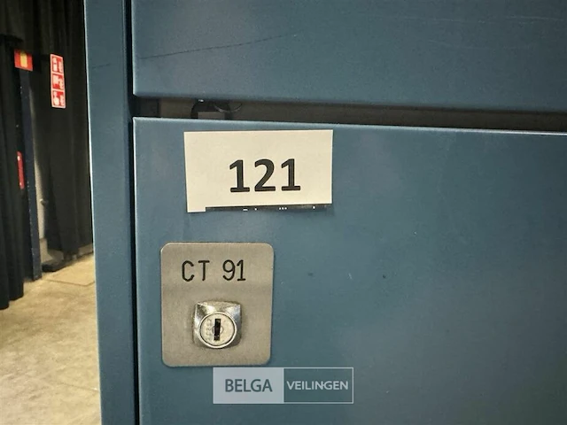 16-vaks lockerkast met sleutels - afbeelding 6 van  6