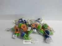 16 x afwasborstel rond pvc handvat mix kleuren - afbeelding 1 van  3