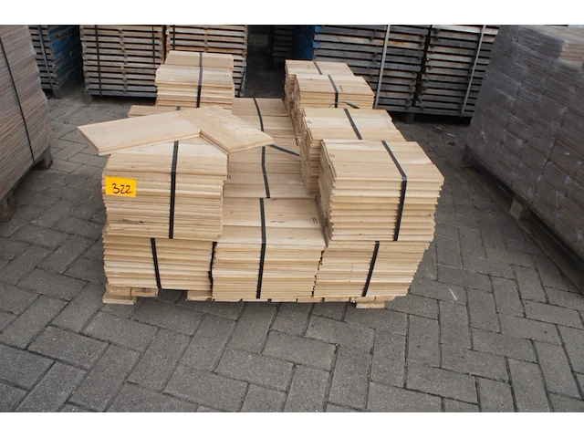 16,56 m² massief eiken visgraatparket 21mm - afbeelding 1 van  5
