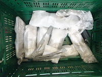 16x stapelbare kunststof bak + inhoud - afbeelding 19 van  20