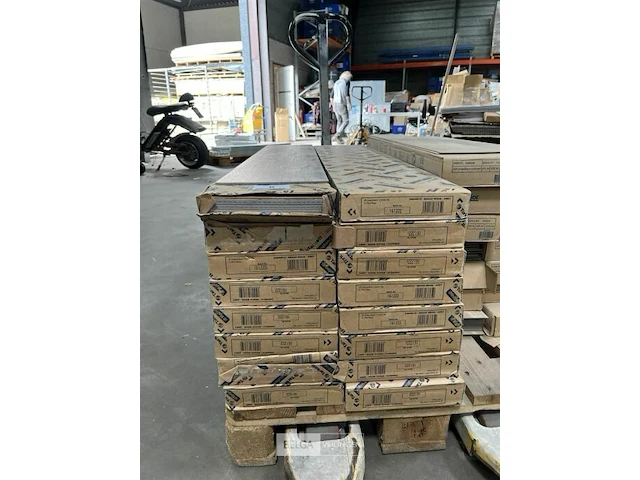 16x vinyl tarkett id-inspiration - afbeelding 1 van  4