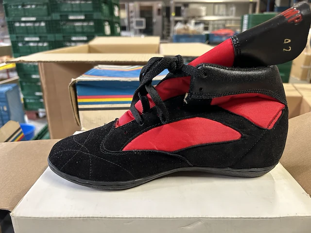 17 - indoor schoenen / boks diverse kleuren (7st) - afbeelding 2 van  3