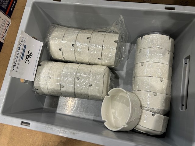 17 asbakken - afbeelding 1 van  5