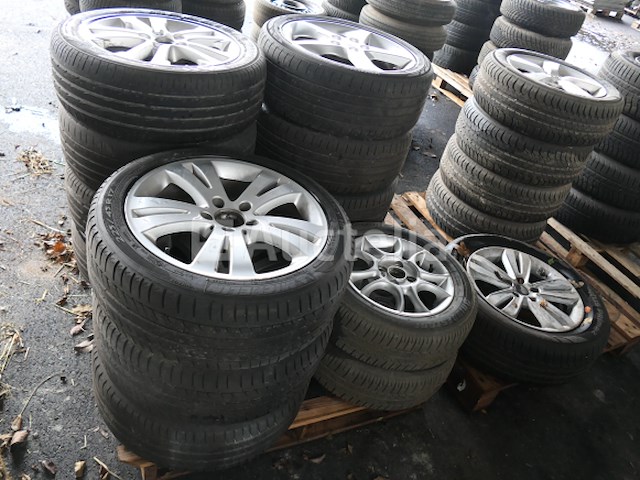 17 diverse banden gemonteerd op aluminium velgen - afbeelding 1 van  9