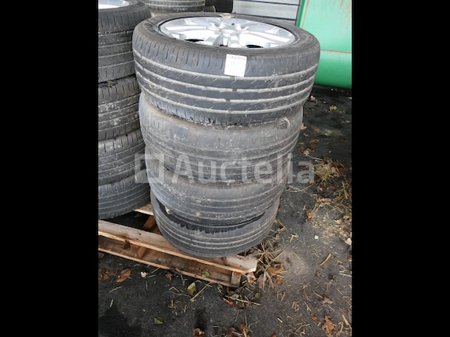 17 diverse banden gemonteerd op aluminium velgen - afbeelding 5 van  9