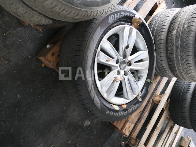 17 diverse banden gemonteerd op aluminium velgen - afbeelding 7 van  9