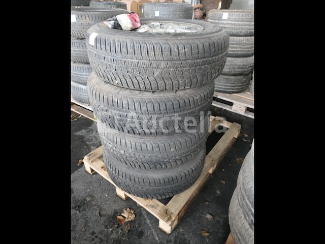 17 diverse banden gemonteerd op aluminium velgen - afbeelding 8 van  9