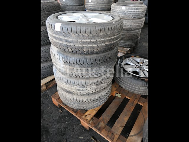 17 diverse banden gemonteerd op aluminium velgen - afbeelding 9 van  9