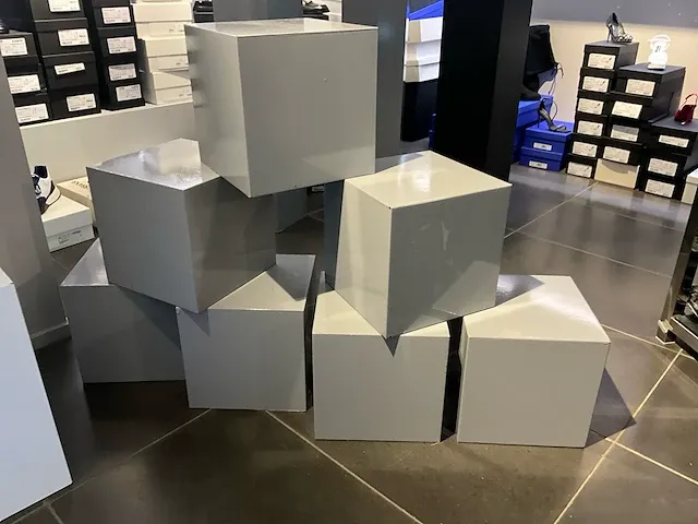 17 diverse houten displays - afbeelding 2 van  7