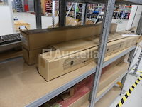 17 frames en neonlamp - afbeelding 8 van  10