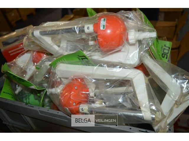 ±17 gazonsproeiers - afbeelding 2 van  2