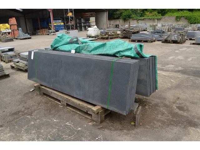 17 granieten platen verzoet zwart 240x60x3 (24,48m2) - afbeelding 3 van  6