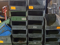 17 grote metalen bakken - afbeelding 1 van  2