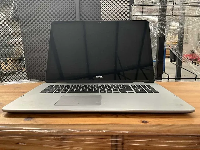 17” laptop dell inspiron p30e - afbeelding 1 van  10