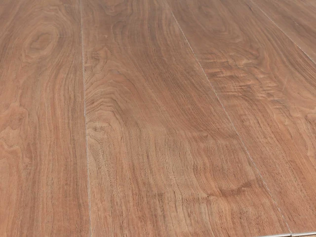 17 m2 pvc spc click plank met xps onderlaag - 1220 x 228 x 6,5 mm - afbeelding 1 van  4