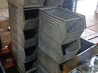 17 metalen bakken - afbeelding 1 van  3