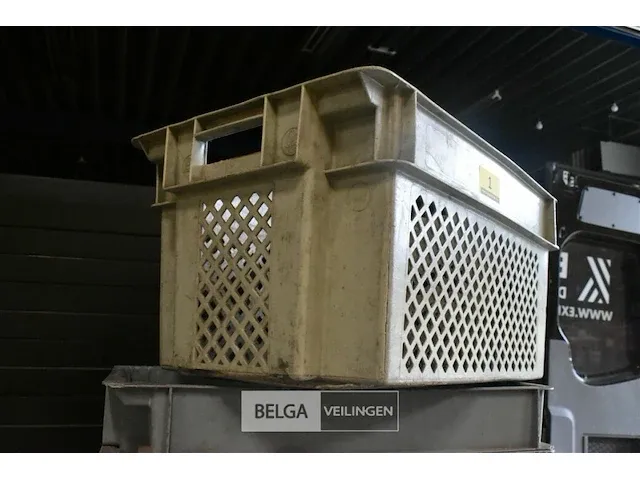 17 plastiek grijze bakken60x40x30 - afbeelding 3 van  3