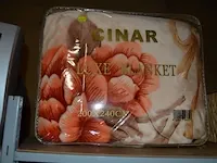 17 sierstukken, 2 dekens, rieten mand, kersenpitkussen - afbeelding 6 van  8