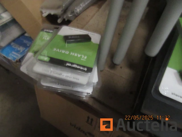 17 x 8 gb usb-flashstation - afbeelding 3 van  4