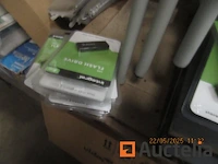 17 x 8 gb usb-flashstation - afbeelding 3 van  4