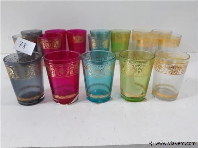 17 x t-lichtglaasje 8 cm mix kleuren - afbeelding 2 van  2