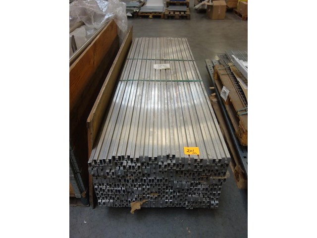 175x metalen staaf - afbeelding 1 van  3