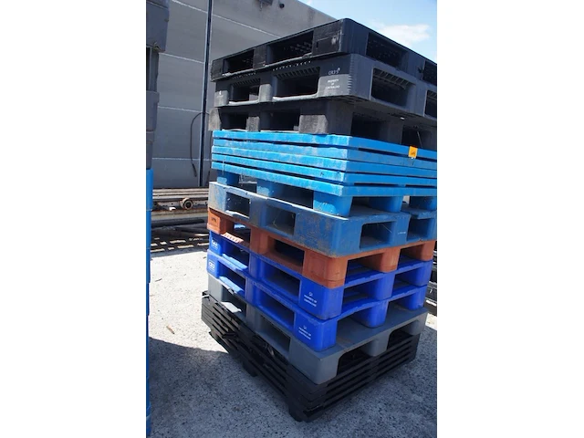 17x 100x120 plastic palletten - afbeelding 2 van  2
