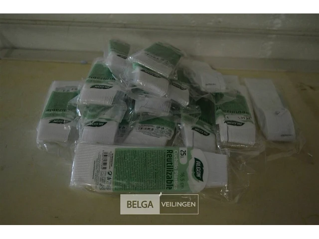17x 25 alcon plastic messen - afbeelding 1 van  2