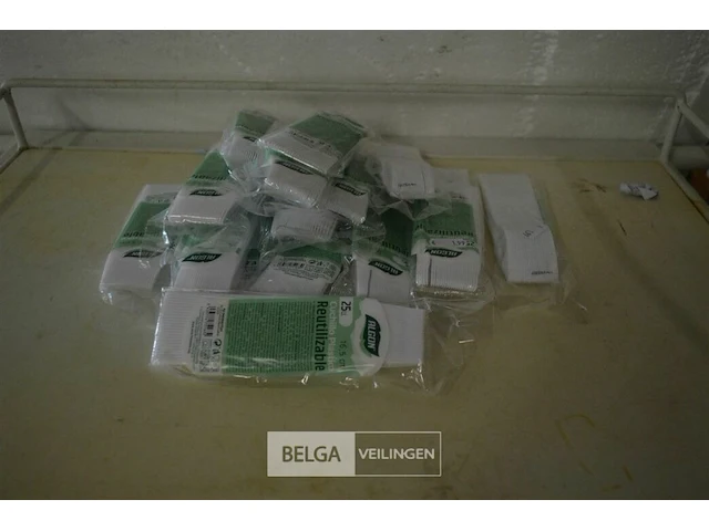 17x 25 alcon plastic messen - afbeelding 1 van  2