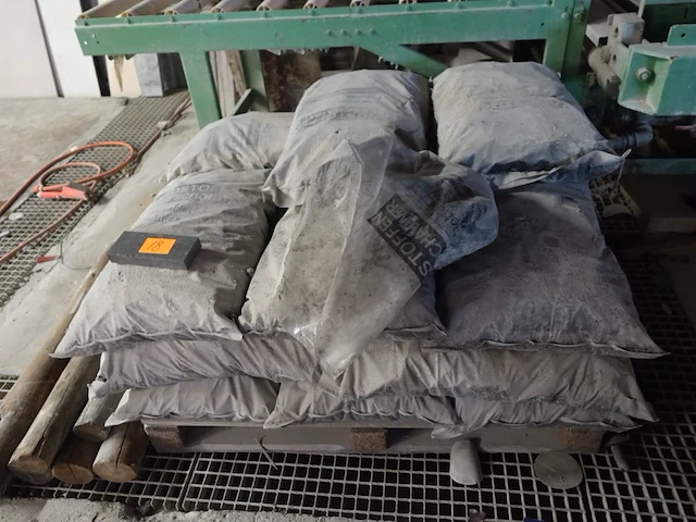 17x 25kg antraciet kolen - afbeelding 1 van  3