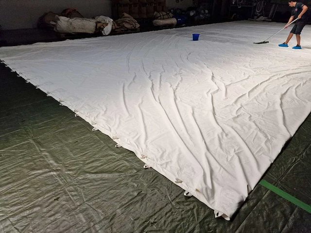 17x18,5m witte stretch tentzeil - afbeelding 3 van  4