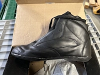18 - indoor schoenen / boks diverse kleuren (8st)