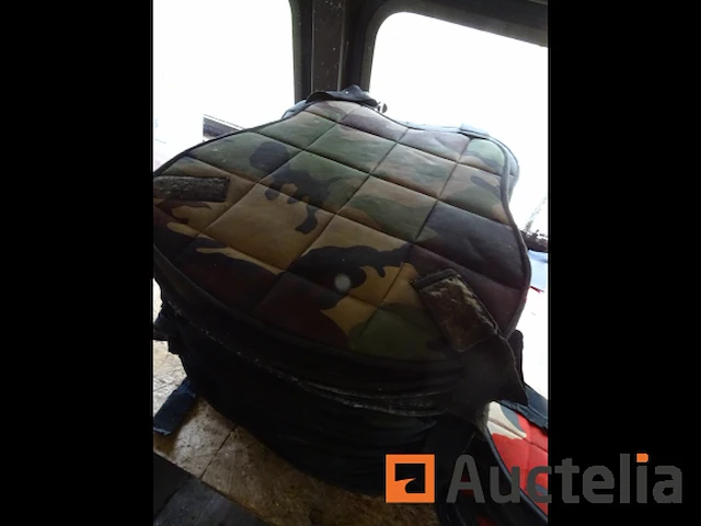 18 borstbeschermers (militaire stijl), 9 diverse borstbeschermers - afbeelding 2 van  6