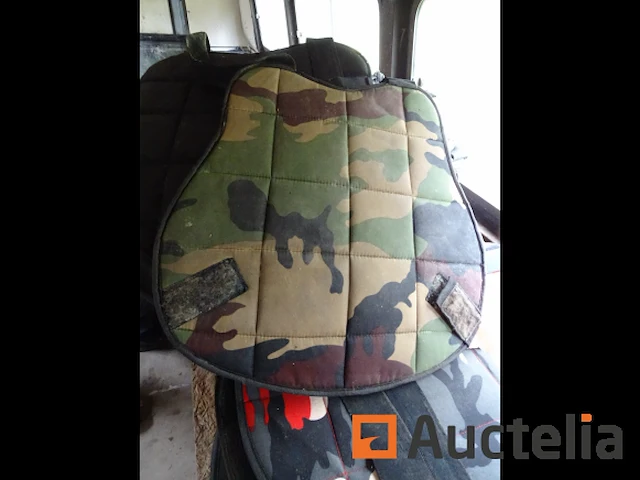 18 borstbeschermers (militaire stijl), 9 diverse borstbeschermers - afbeelding 4 van  6
