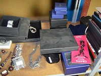 18 brillen, speelkaarten, partij sieraden - afbeelding 7 van  15