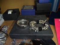18 brillen, speelkaarten, partij sieraden - afbeelding 13 van  15