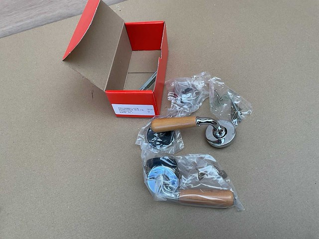 18 deurklinken - afbeelding 1 van  4