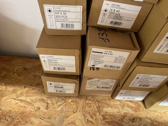 18 dozen spaanderplaatschroeven - afbeelding 5 van  6