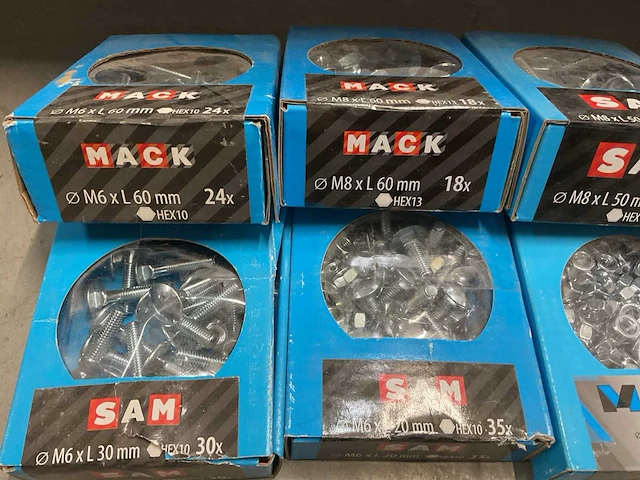 18 dozen tapbouten met moer; moeren - afbeelding 2 van  6