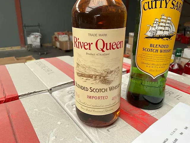 18 flessen whiskey river queen, cutty sark - afbeelding 2 van  4