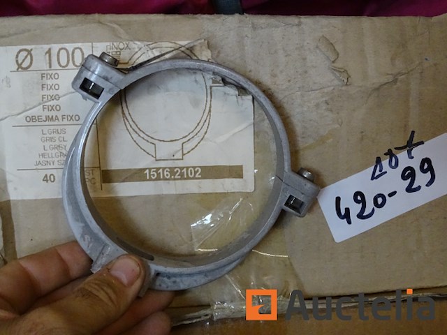 18 grijze pvc-klemmen met roestvrijstalen bevestiging - afbeelding 1 van  2