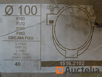 18 grijze pvc-klemmen met roestvrijstalen bevestiging - afbeelding 2 van  2