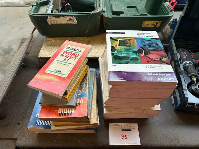 18 handboeken - afbeelding 1 van  3