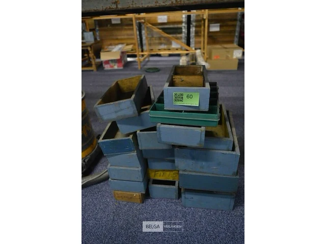 ±18 houten bakjes - afbeelding 1 van  3