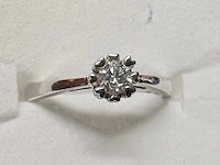 18 kt witgouden ring met solitaire natuurlijke diamant - afbeelding 2 van  11
