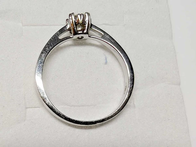 18 kt witgouden ring met solitaire natuurlijke diamant - afbeelding 3 van  11